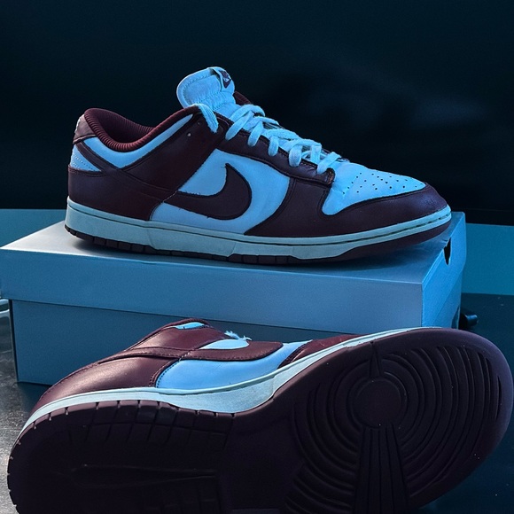 Selling the team red dunks - Picture 6 of 6